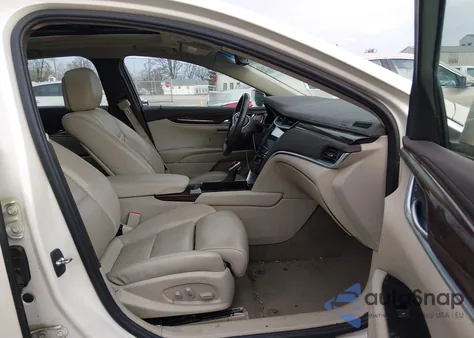 2013 Cadillac Xts Luxury z USA, uszkodzony, nr VIN 2G61P5S38D9112306